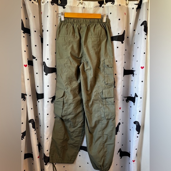 Refuge Green Trousers with Relaxed Fit - Picture 3 of 4